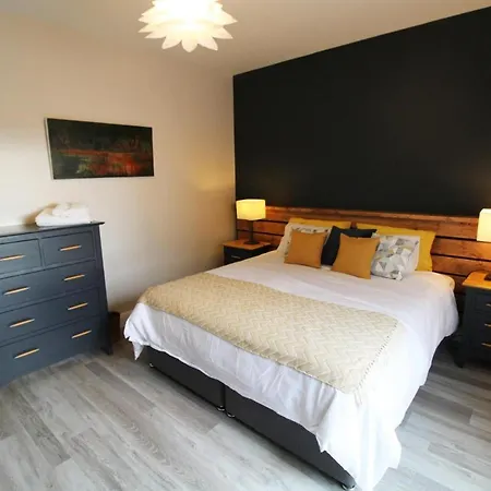 - Sleeps 4 - Seaside - Parking - Garden 度假居