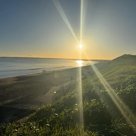- Sleeps 4 - Seaside - Parking - Garden